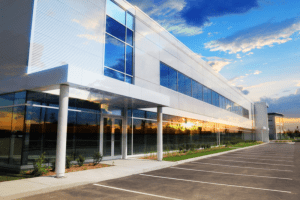 מבנים ניידים לתעשייה - כל התשובות מדוע מומלץ להשתמש בהם